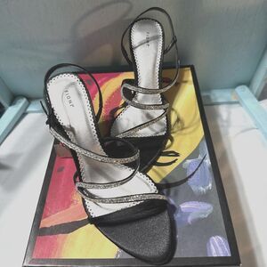 Fioni  Kornell Silver Strappy  Sandals Women 7.5 NWT Evening wear Prom Wedding